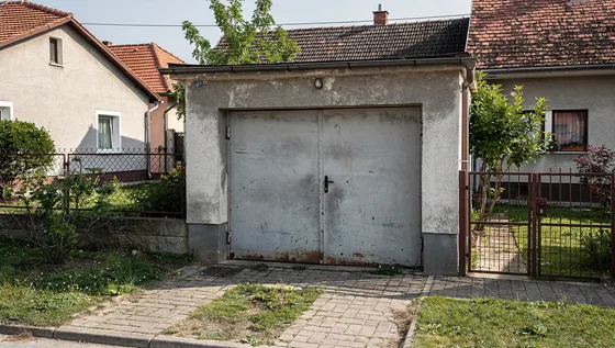 Beálló eladó társasházi szinten (Eger) — Eger