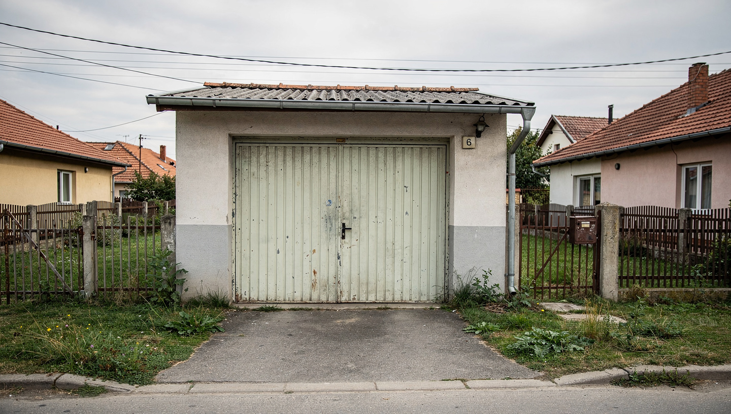 Kamerás garázs kiadó (Debrecen, Tócóvölgy) — Debrecen