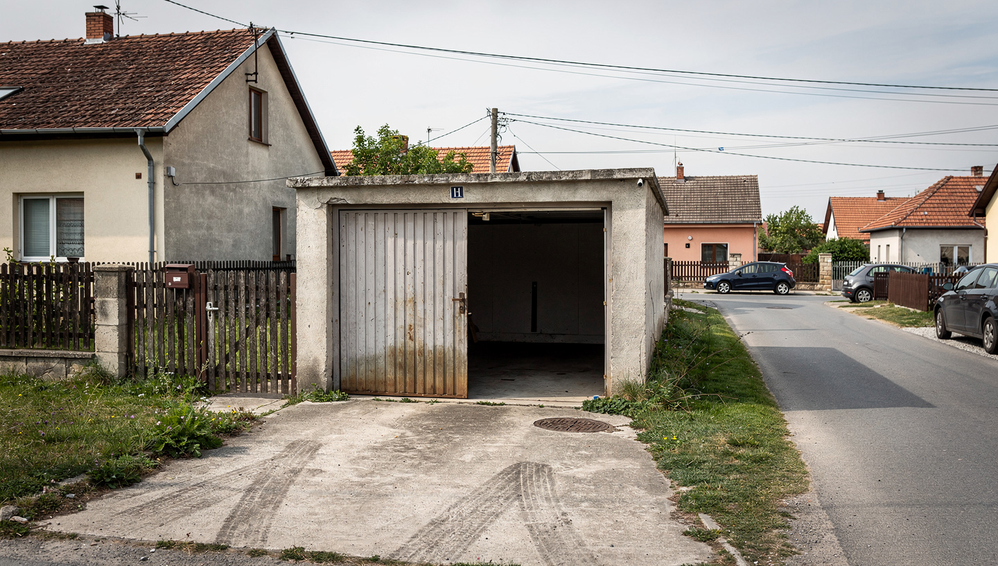 Kiadó garázs a belvárosban — Debrecen