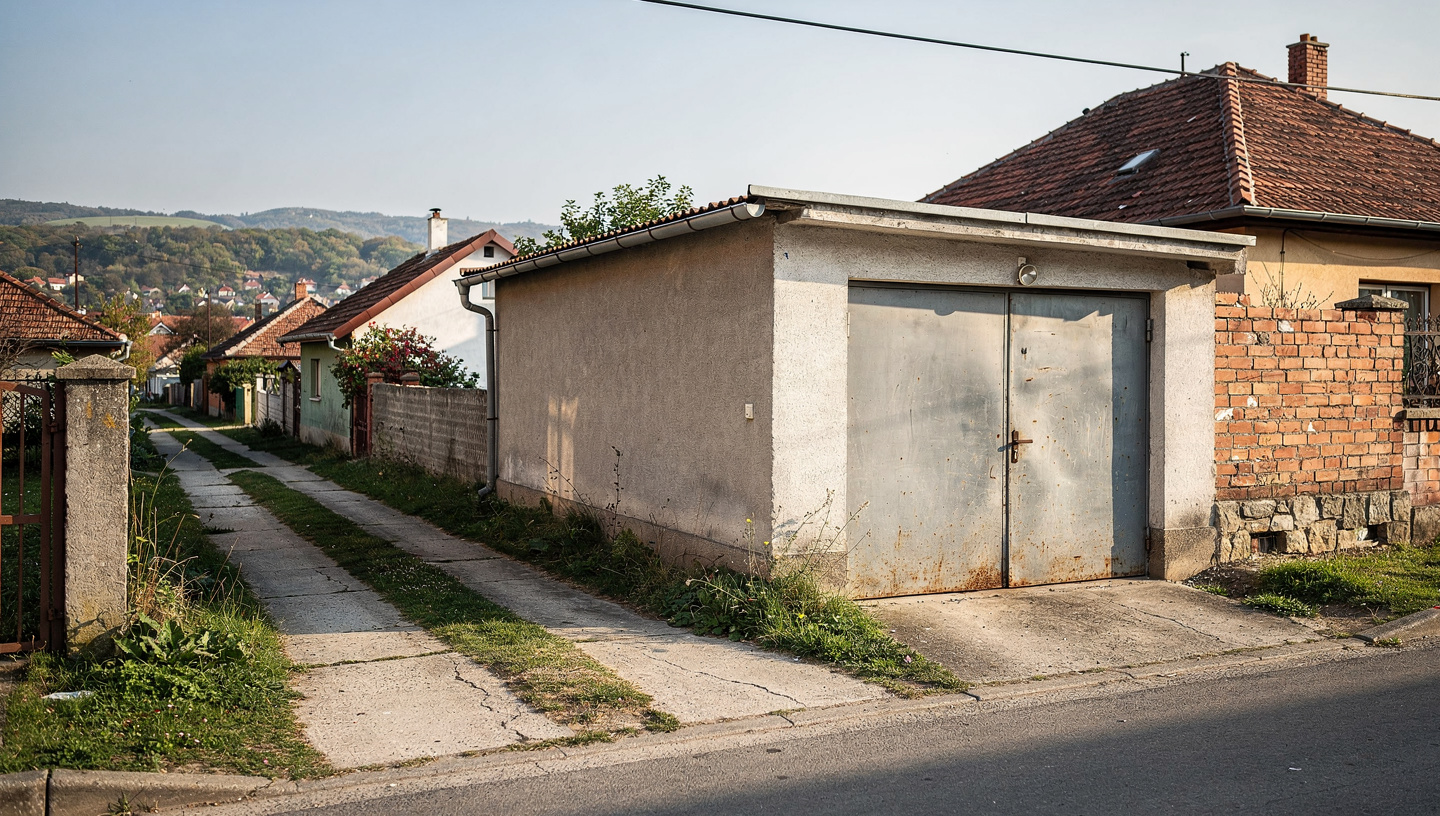 Kiadó garázs Pécs belvárosában — Pécs