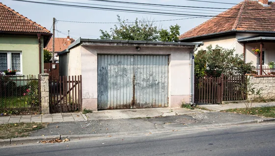 Kiadó garázs Székesfehérvár belvárosában — Székesfehérvár