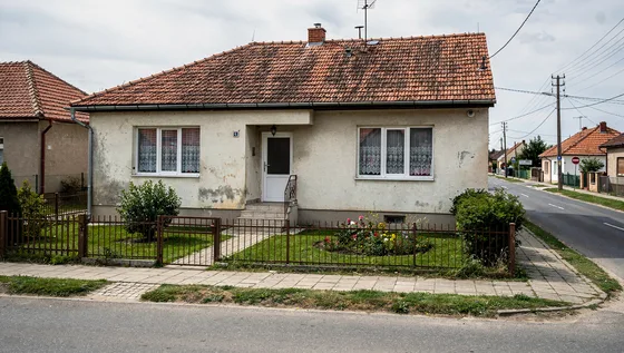 Eladó szerkezetkész családi ház Márkháza közelében — Márkháza