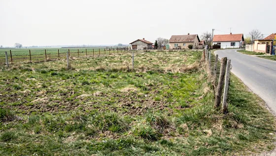 Eladó főút közeli telek Taktakenéz mellett — Taktakenéz