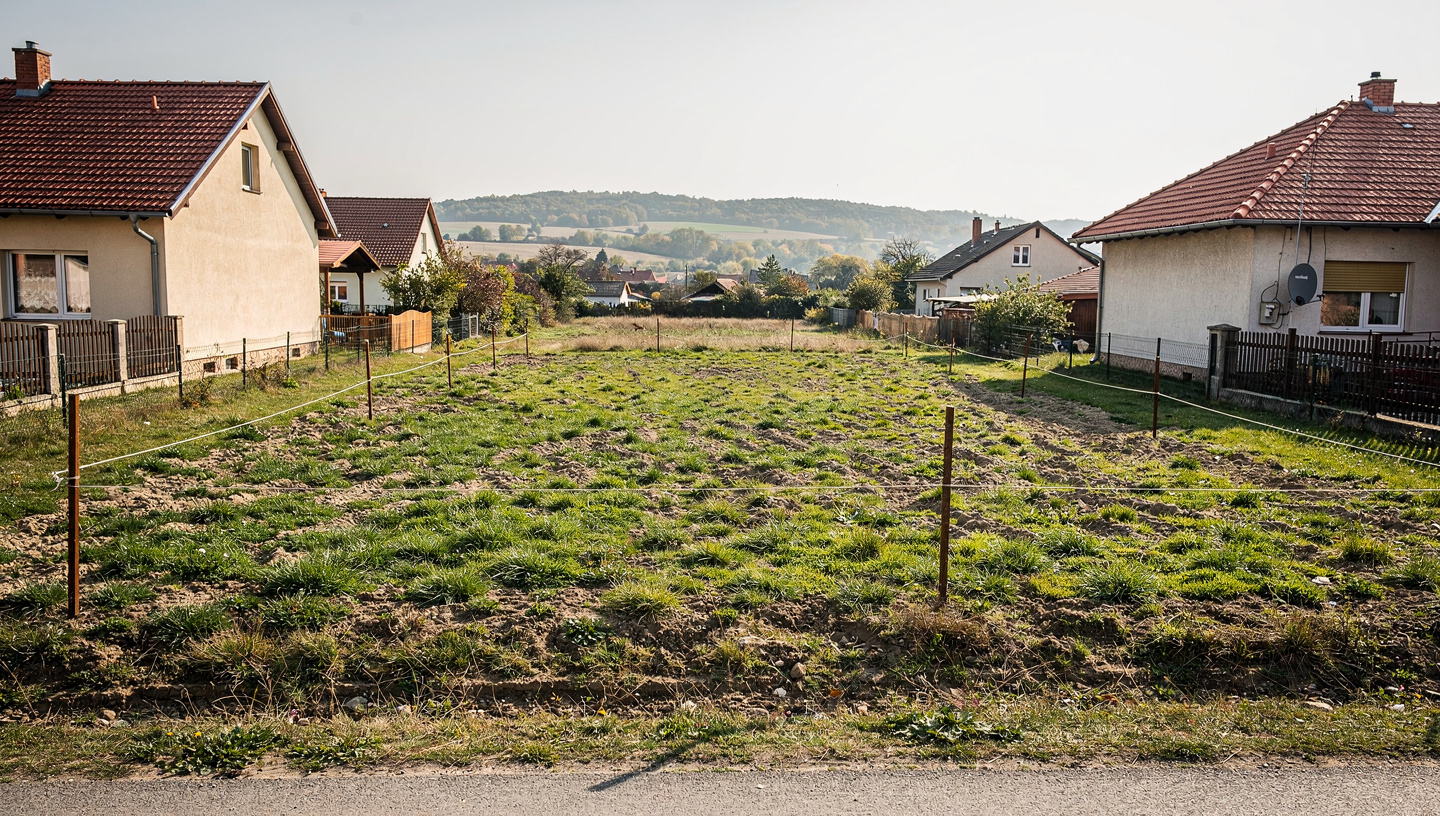 Eladó telek közművek közelében — Pécs — Pécs