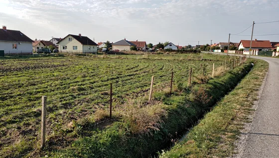 Eladó panorámás telek Cibakháza közelében — Cibakháza