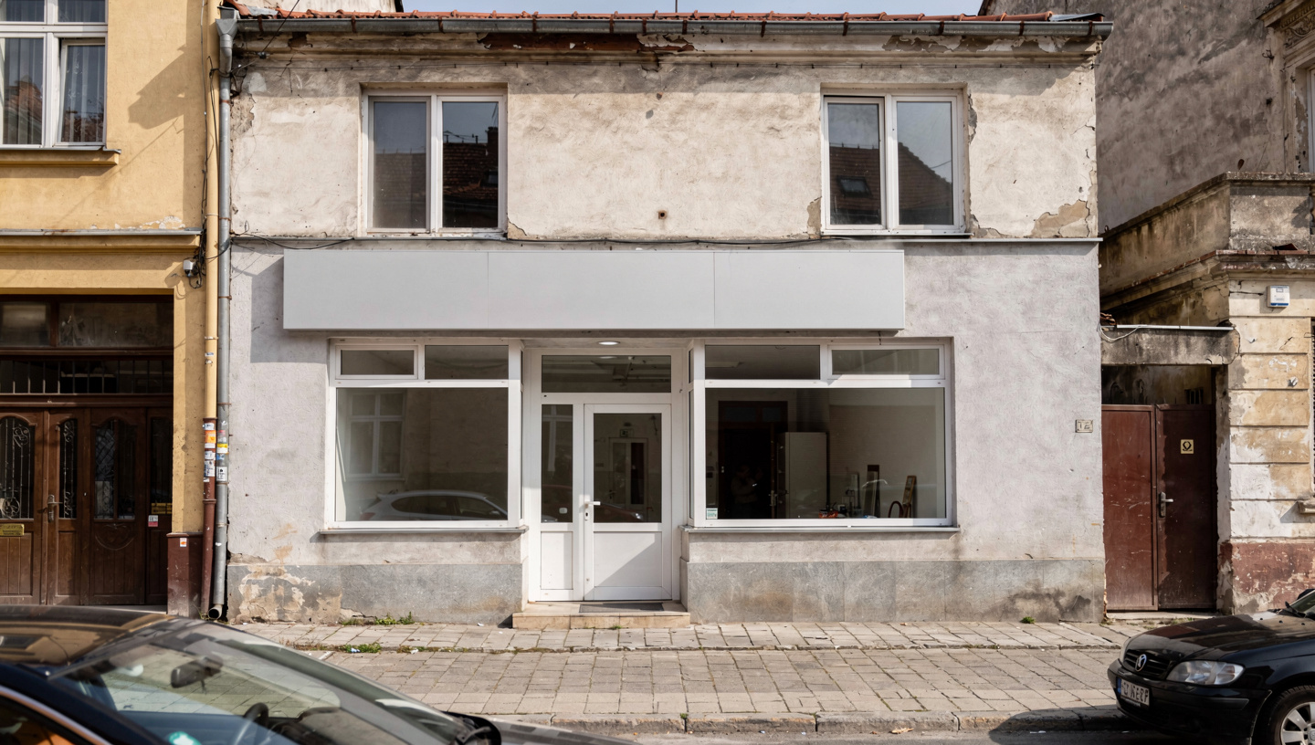 Eladó üzlethelyiség Székesfehérvár belvárosában — Székesfehérvár