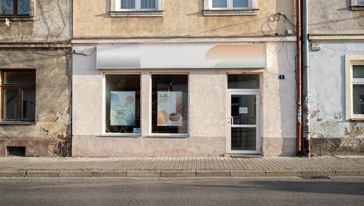 Kiadó üzlethelyiség + raktár (Baja) — Baja