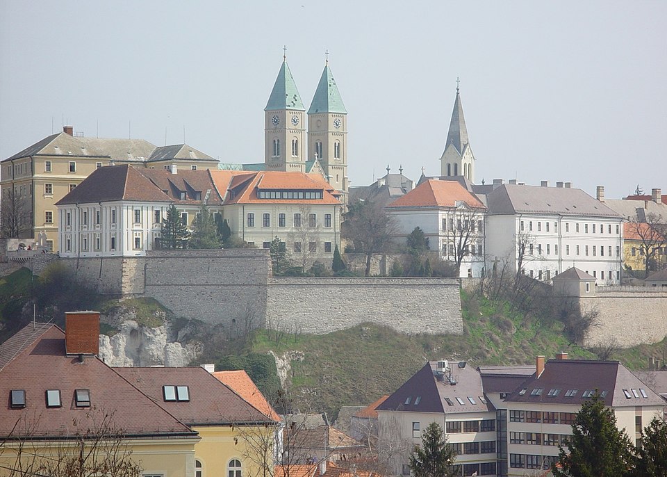 Veszprém — a vár és a város látképe